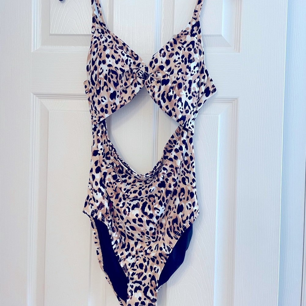 Time and Tru one piece swimsuit size large